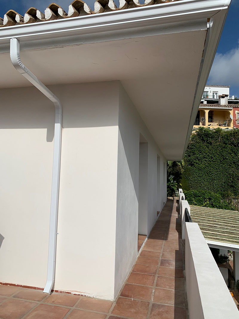 fitted-guttering new fitted gutting on a house